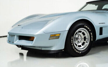 Chevrolet-Corvette-Coupe-1982-5