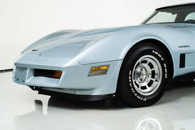 Chevrolet-Corvette-Coupe-1982-5