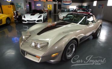 Chevrolet-Corvette-Coupe-1982-6