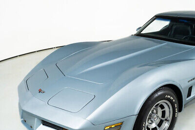 Chevrolet-Corvette-Coupe-1982-6