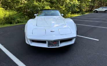 Chevrolet-Corvette-Coupe-1982-7