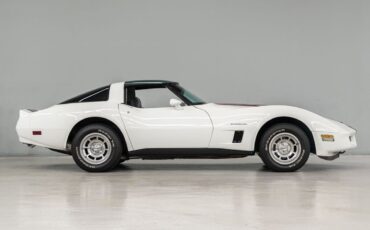 Chevrolet-Corvette-Coupe-1982-7