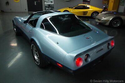 Chevrolet-Corvette-Coupe-1982-8