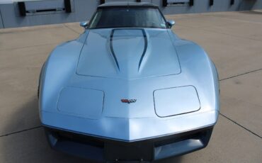 Chevrolet-Corvette-Coupe-1982-8