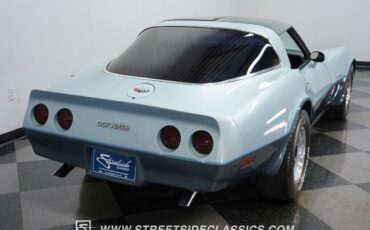 Chevrolet-Corvette-Coupe-1982-9