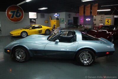 Chevrolet-Corvette-Coupe-1982-9