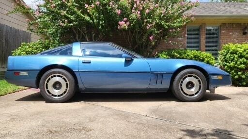 Chevrolet-Corvette-Coupe-1984-26