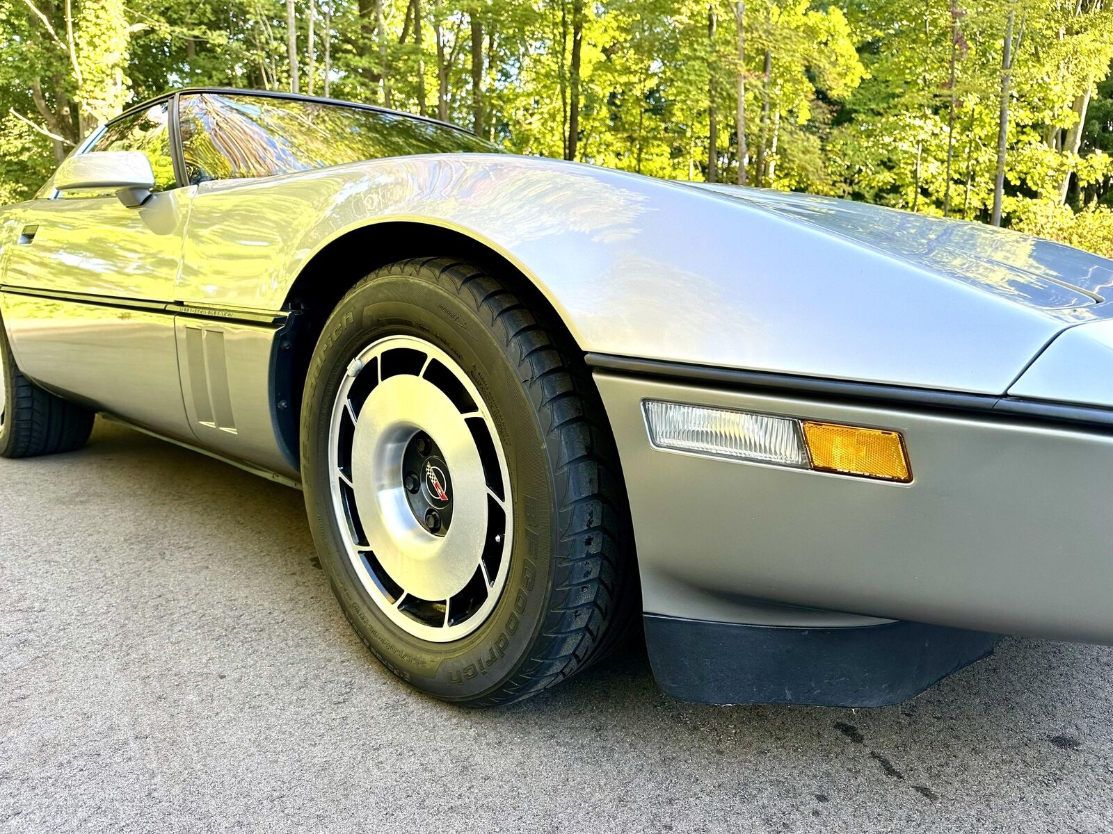 Chevrolet-Corvette-Coupe-1985-13