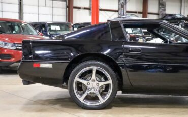 Chevrolet-Corvette-Coupe-1985-8