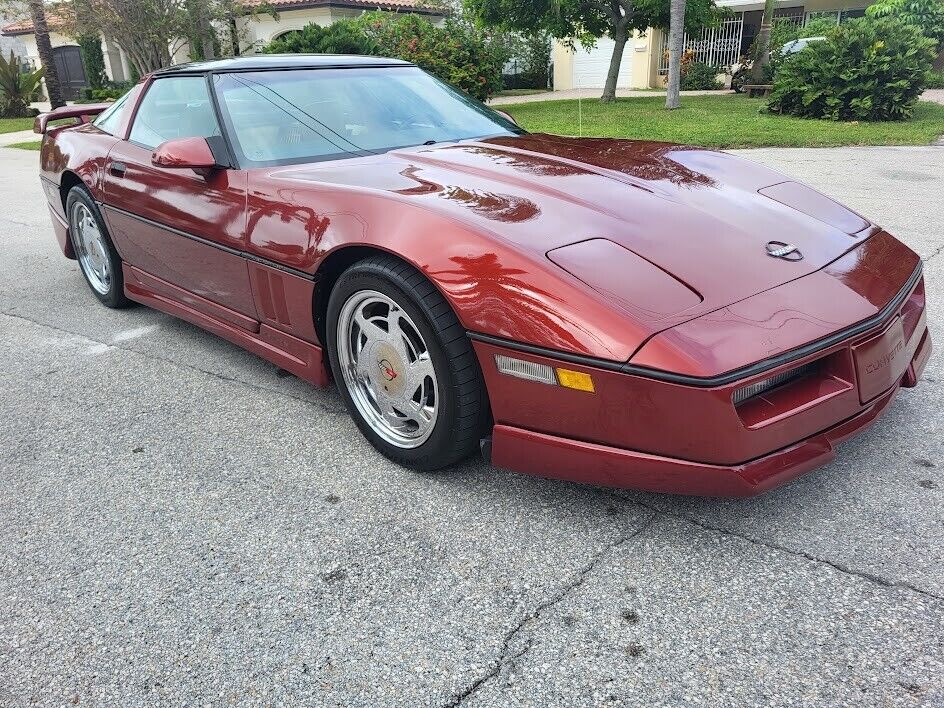 Chevrolet-Corvette-Coupe-1987-1