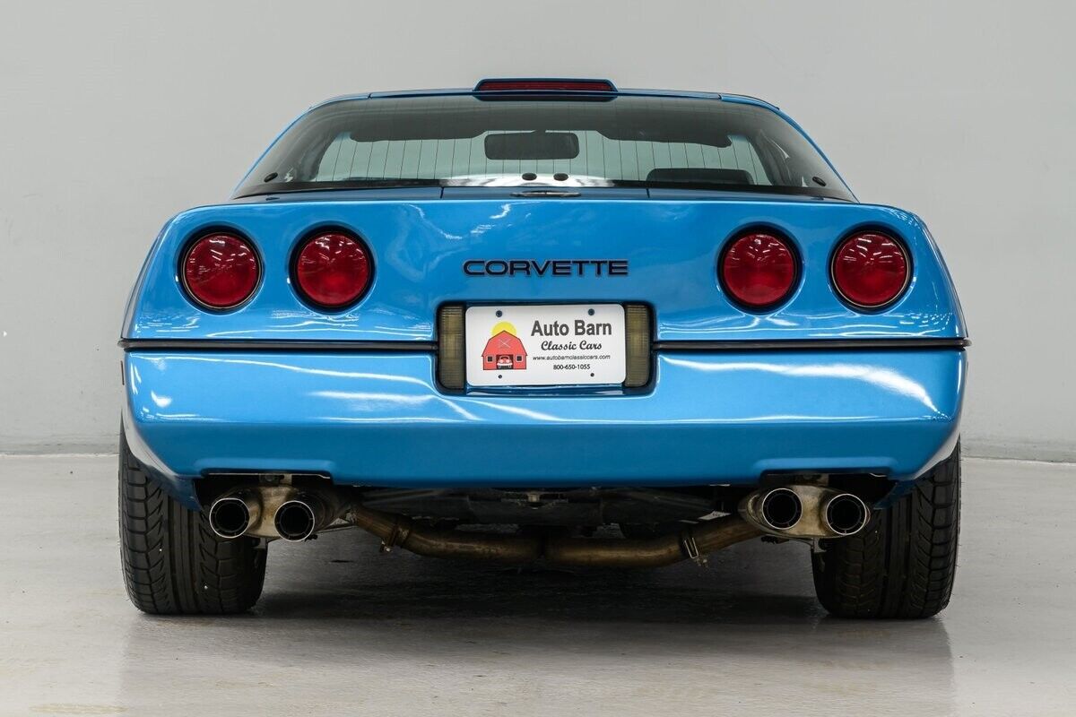 Chevrolet-Corvette-Coupe-1987-5