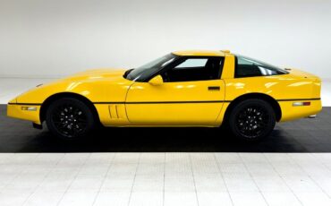 Chevrolet-Corvette-Coupe-1988-1