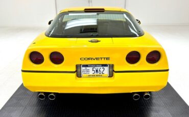 Chevrolet-Corvette-Coupe-1988-3