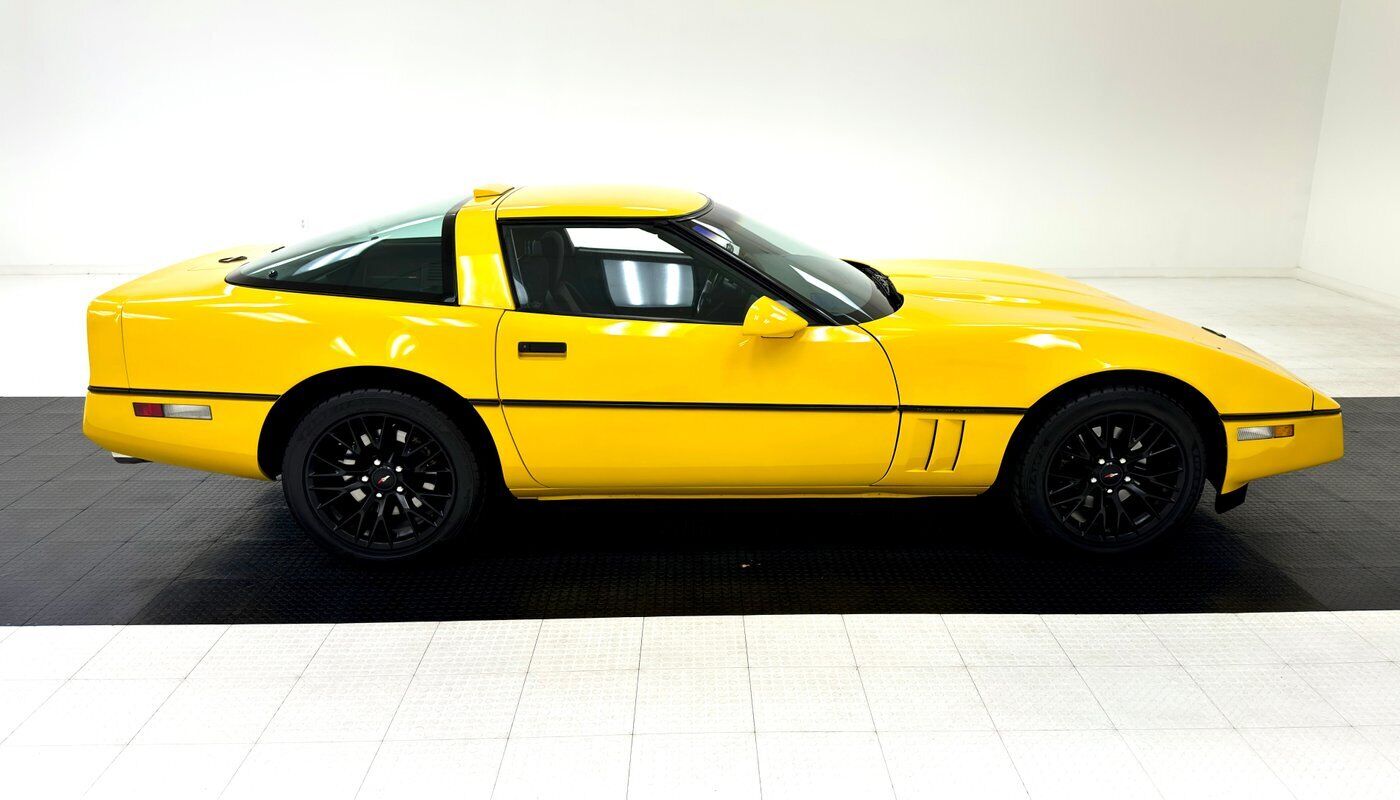 Chevrolet-Corvette-Coupe-1988-5