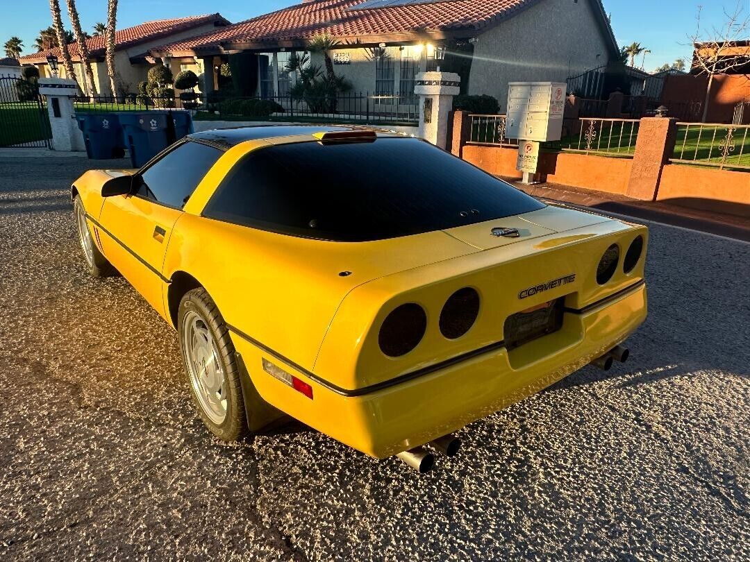 Chevrolet-Corvette-Coupe-1988-6