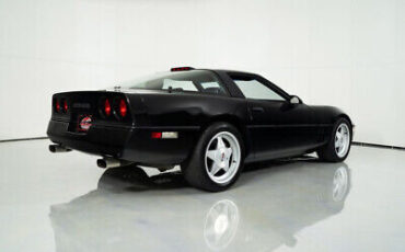 Chevrolet-Corvette-Coupe-1988-9