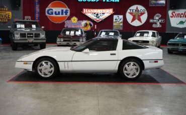 Chevrolet-Corvette-Coupe-1989-2