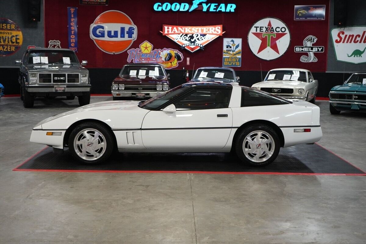 Chevrolet-Corvette-Coupe-1989-2