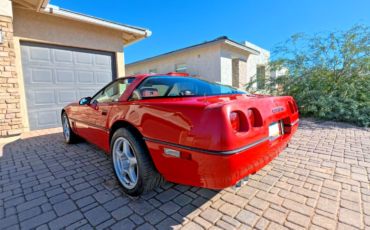 Chevrolet-Corvette-Coupe-1990-1