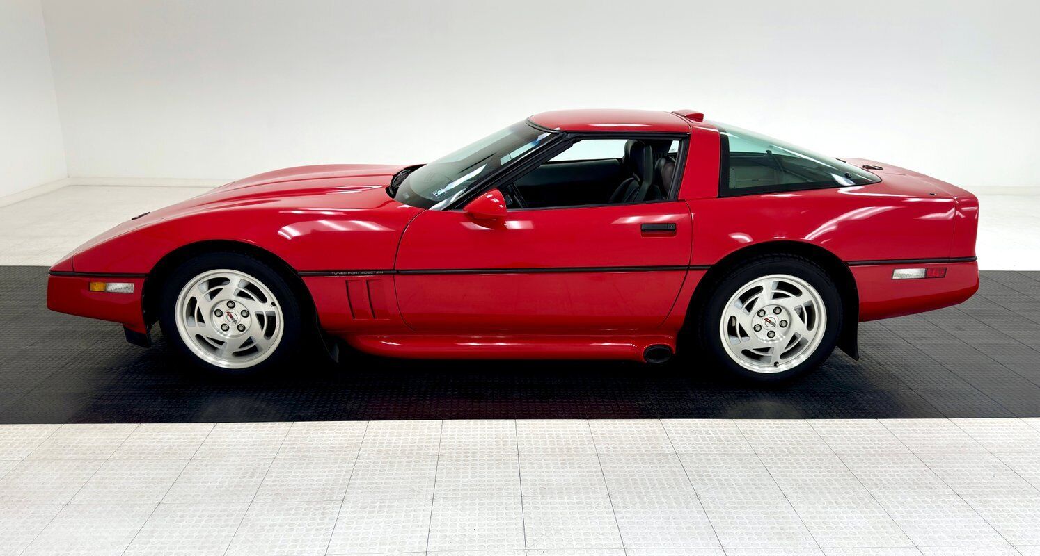 Chevrolet-Corvette-Coupe-1990-1