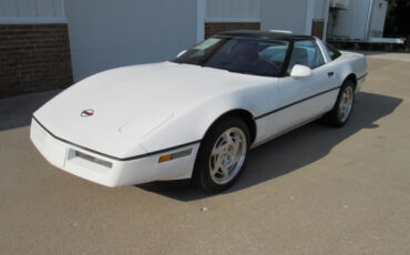 Chevrolet-Corvette-Coupe-1990-2