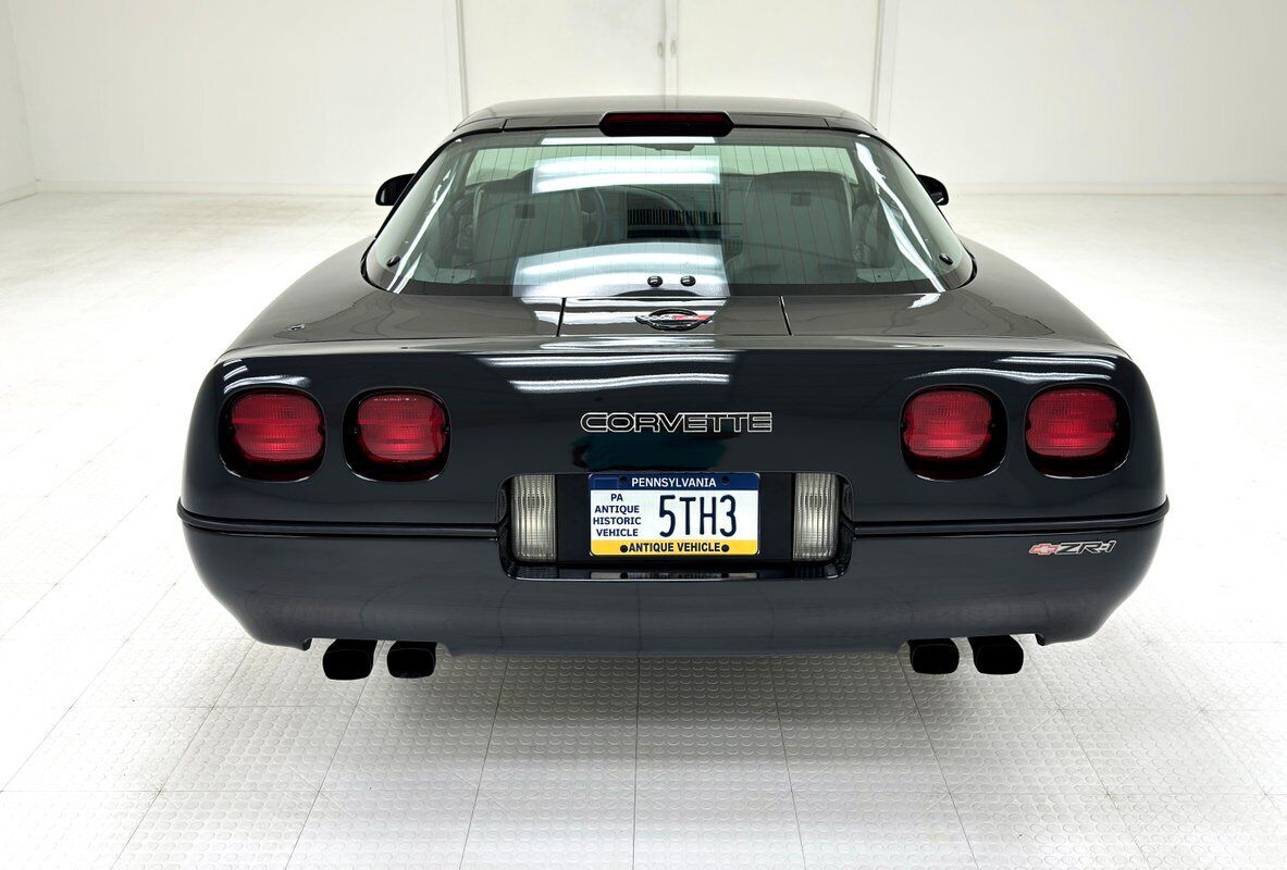 Chevrolet-Corvette-Coupe-1990-3