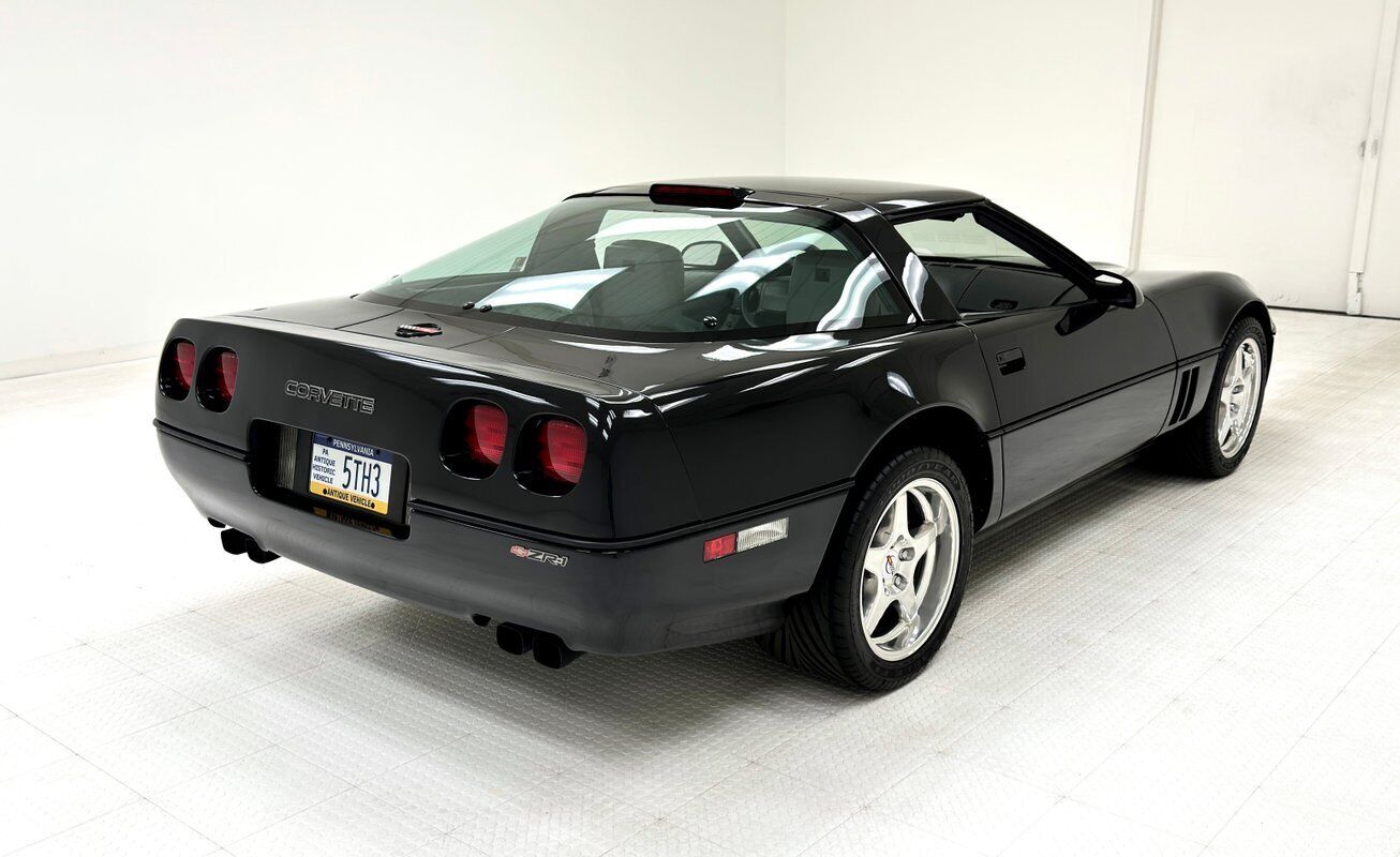 Chevrolet-Corvette-Coupe-1990-4