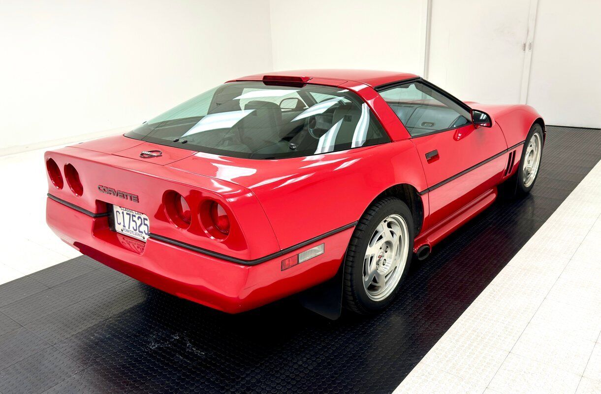 Chevrolet-Corvette-Coupe-1990-4