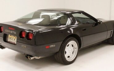 Chevrolet-Corvette-Coupe-1992-3