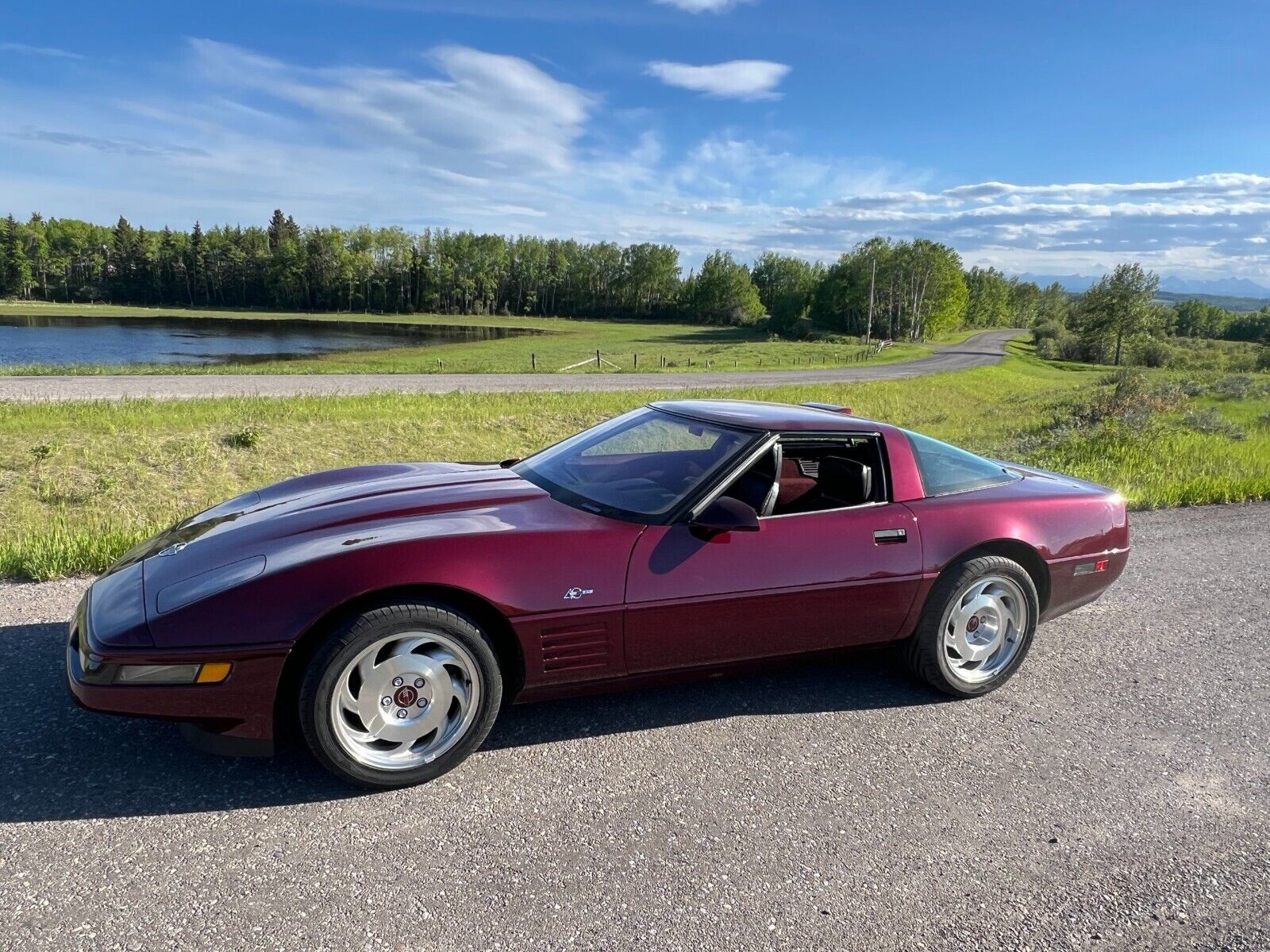 Chevrolet-Corvette-Coupe-1993-1