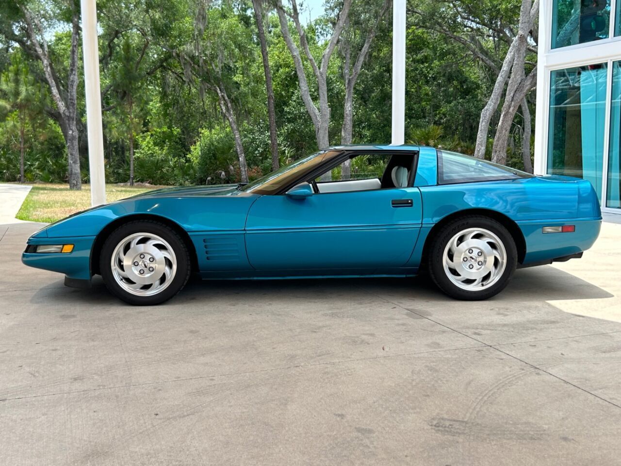 Chevrolet-Corvette-Coupe-1993-10