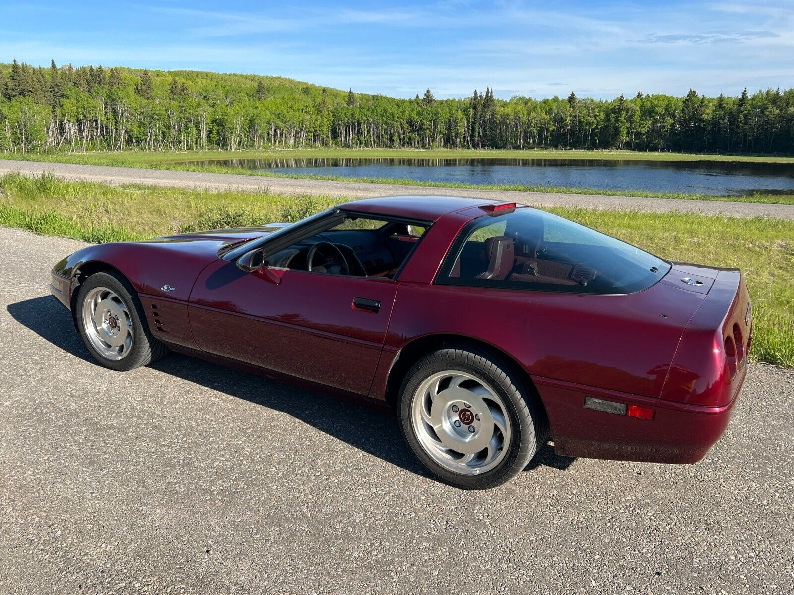 Chevrolet-Corvette-Coupe-1993-2