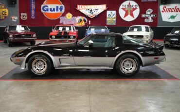 Chevrolet-Corvette-Indianapolis-500-Pace-Car-Edition-Coupe-1978-2