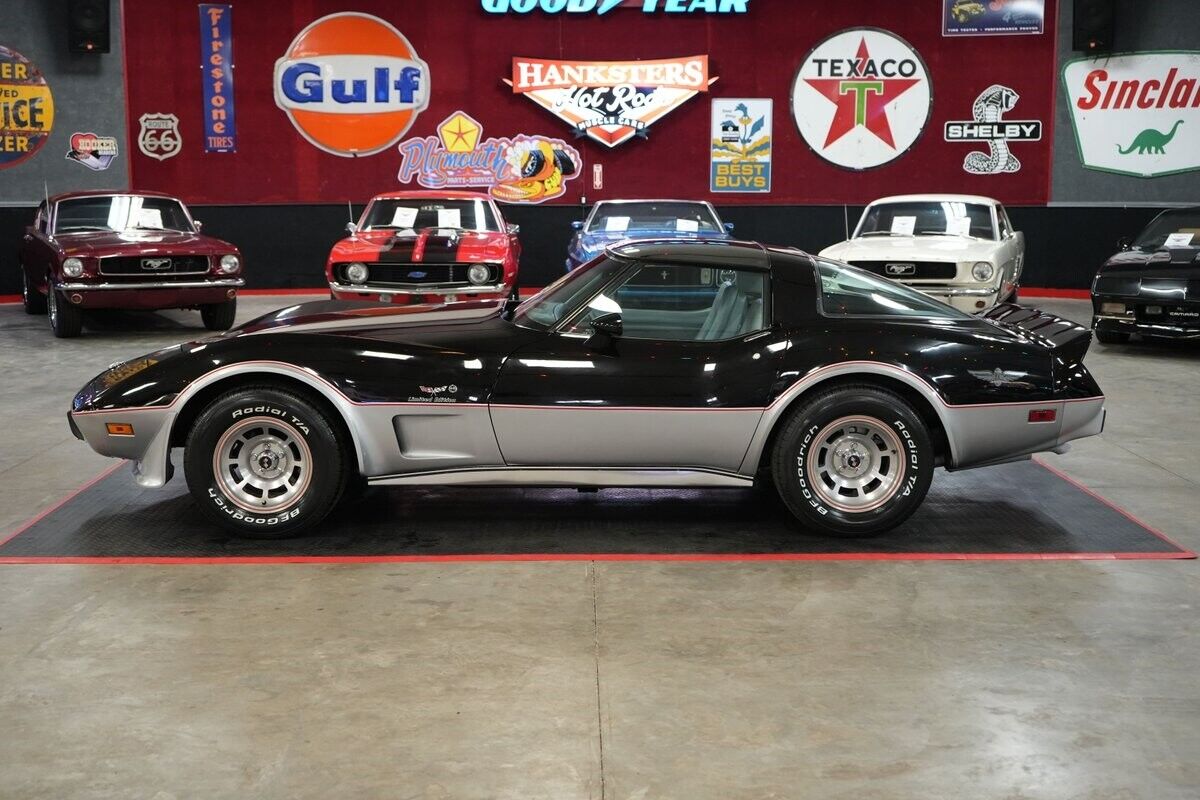 Chevrolet-Corvette-Indianapolis-500-Pace-Car-Edition-Coupe-1978-2