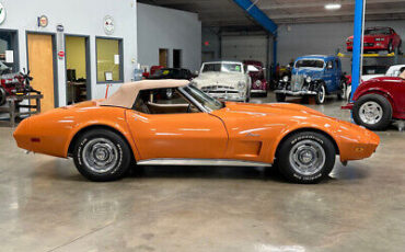 Chevrolet-Corvette-Stingray-Convertible-1974-1