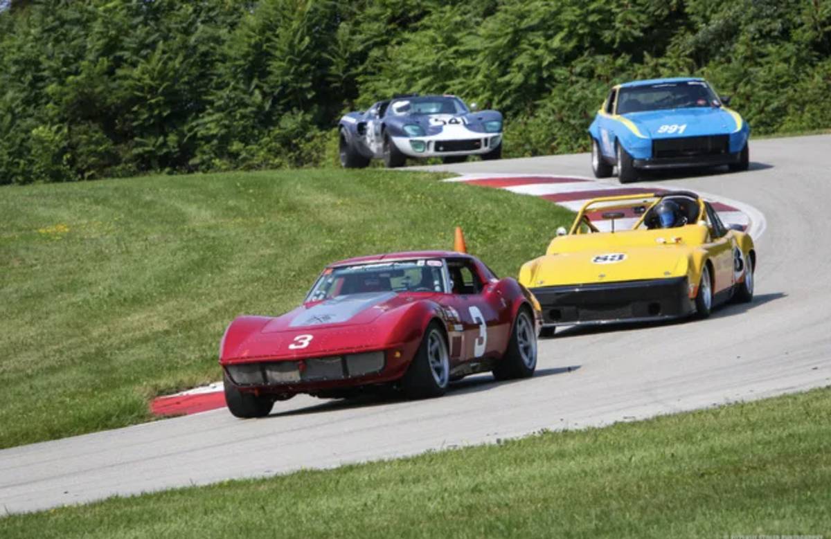 Chevrolet-Corvette-c3-1968-3