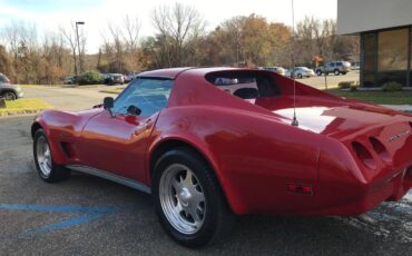 Chevrolet-Corvette-convertible-1974-3