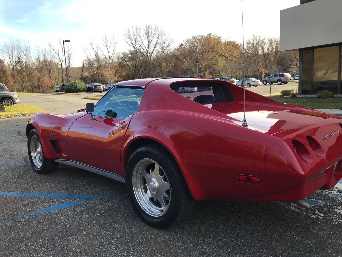 Chevrolet-Corvette-convertible-1974-3