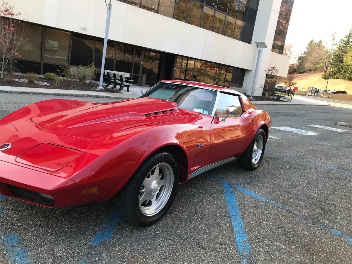 Chevrolet-Corvette-convertible-1974