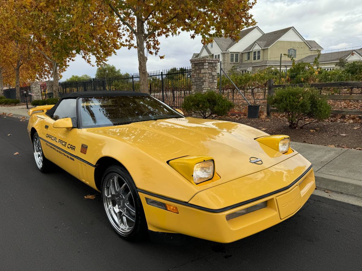 Chevrolet-Corvette-convertible-1986-1