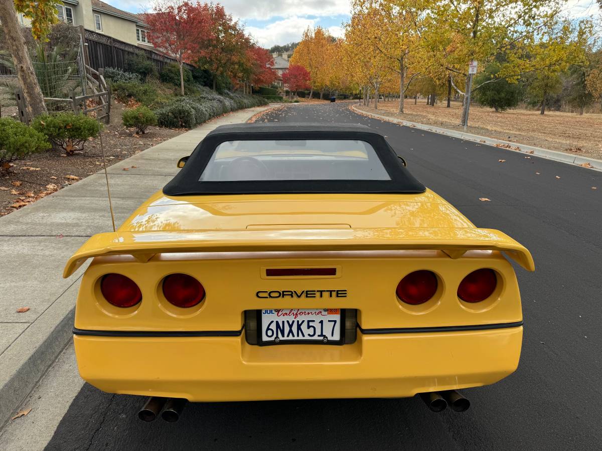 Chevrolet-Corvette-convertible-1986-7