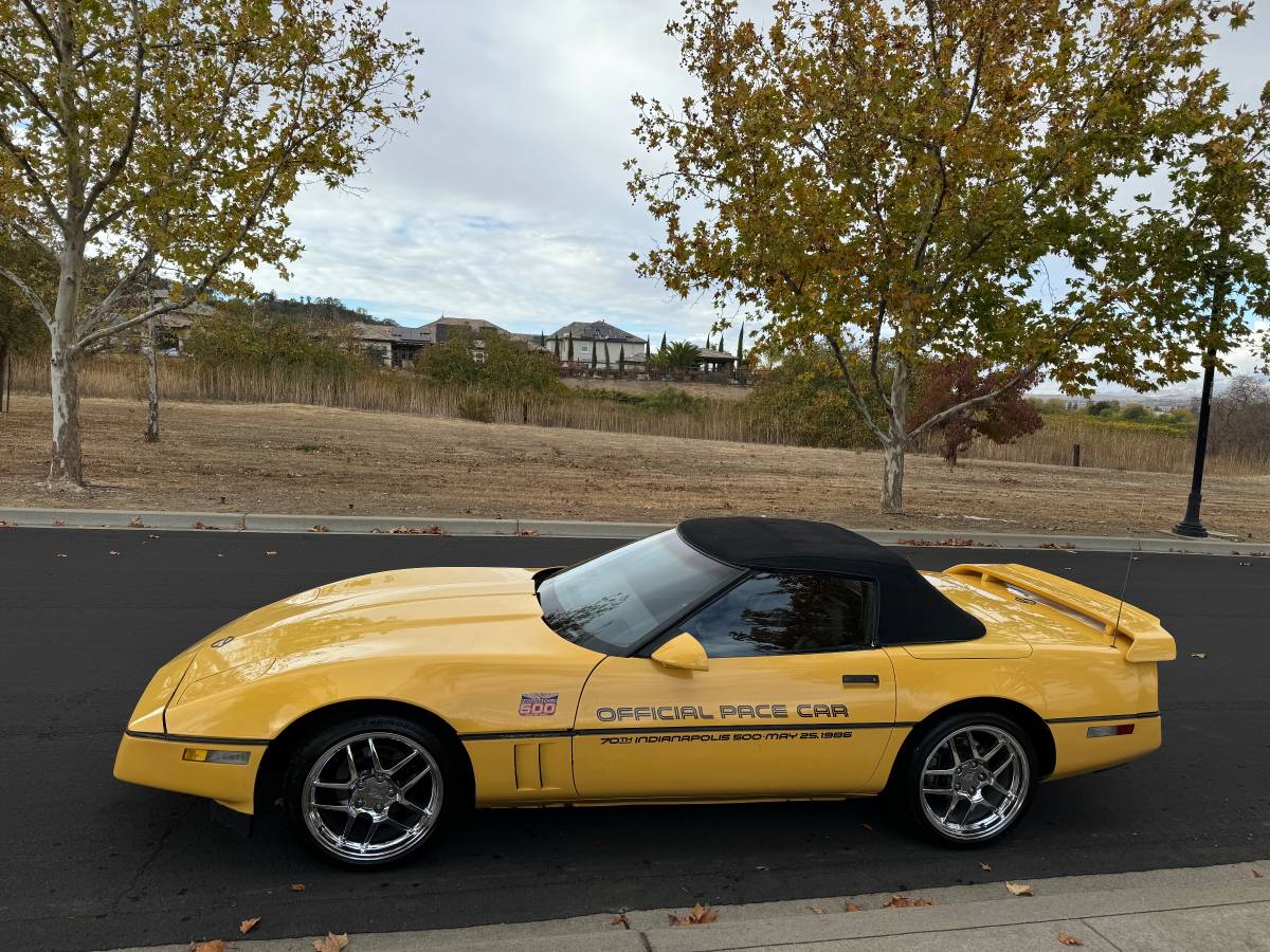 Chevrolet-Corvette-convertible-1986-9