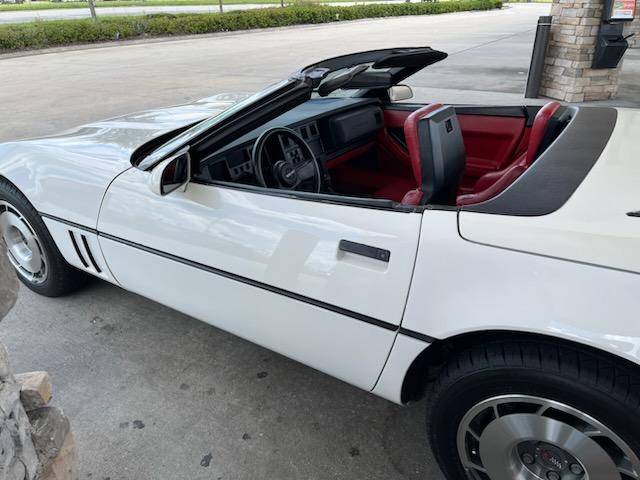 Chevrolet-Corvette-convertible-1987-3