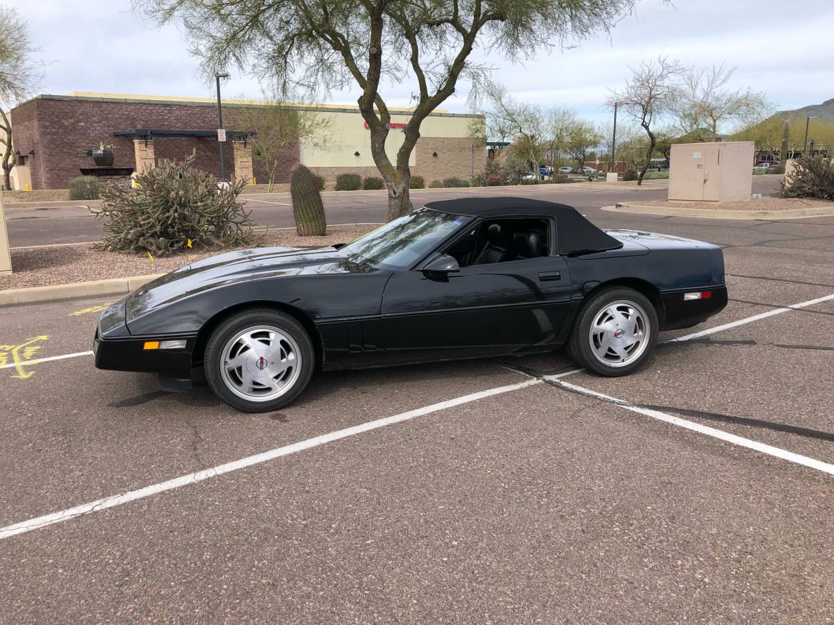 Chevrolet-Corvette-convertible-1989