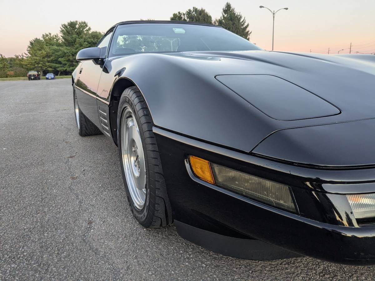 Chevrolet-Corvette-corvette-amp-convertible-1994-2