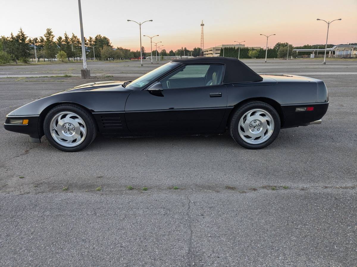 Chevrolet-Corvette-corvette-amp-convertible-1994-4