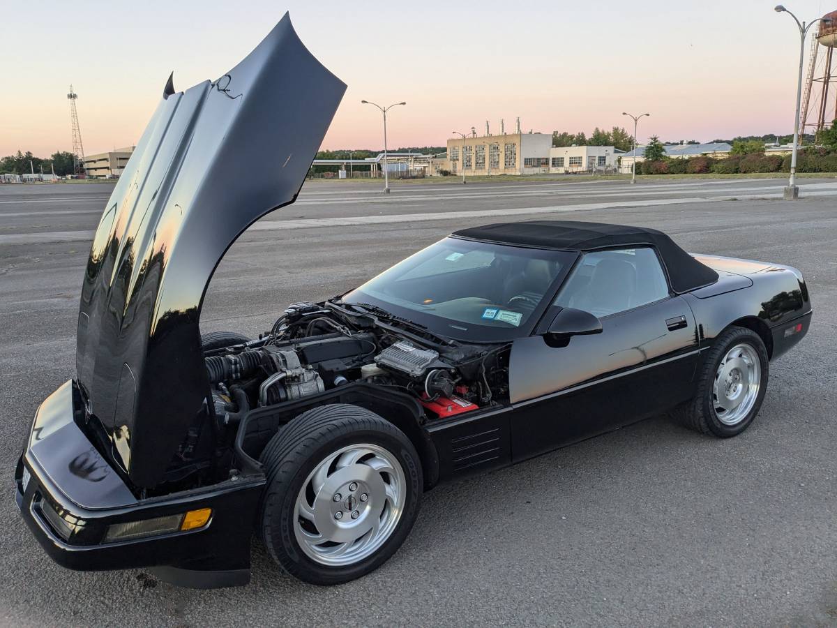 Chevrolet-Corvette-corvette-amp-convertible-1994-5