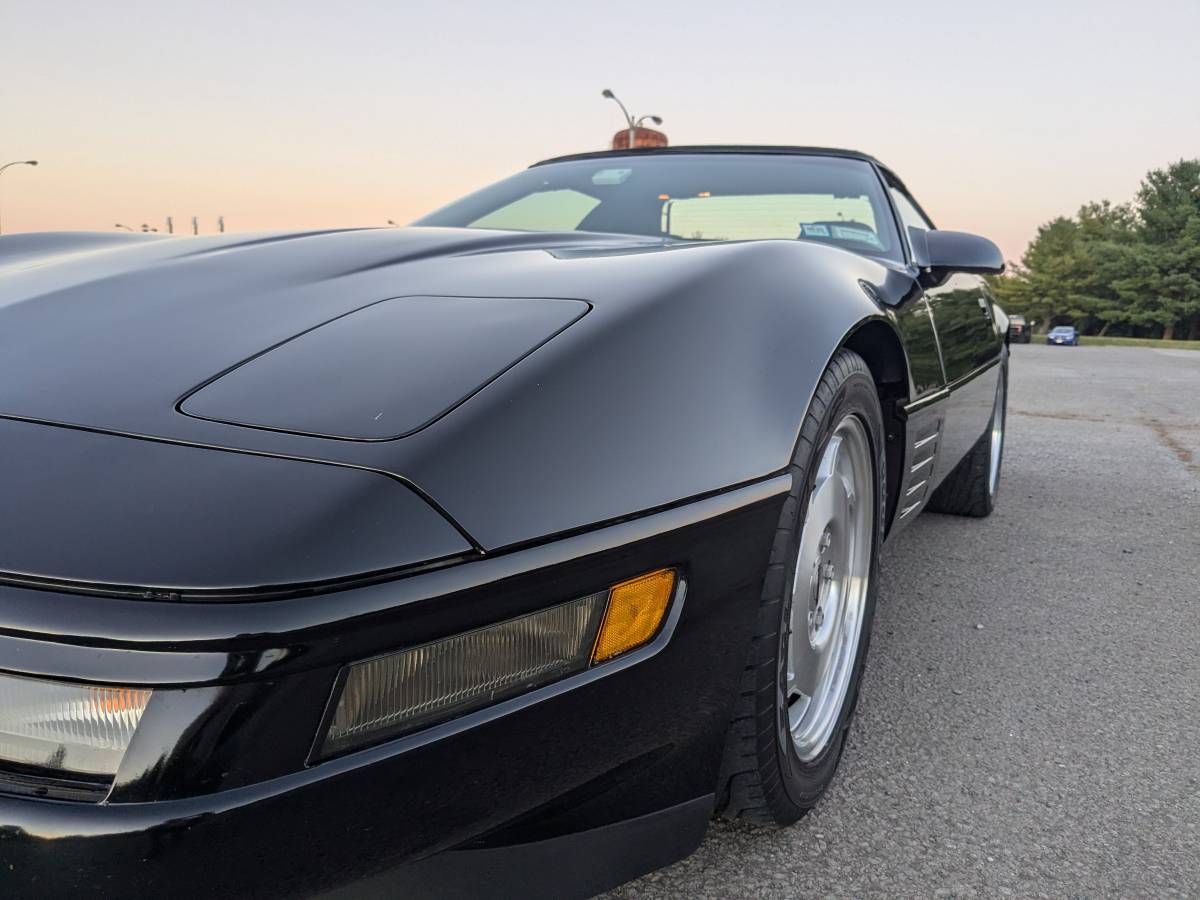 Chevrolet-Corvette-corvette-amp-convertible-1994