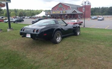 Chevrolet-Corvette-coupe-1979