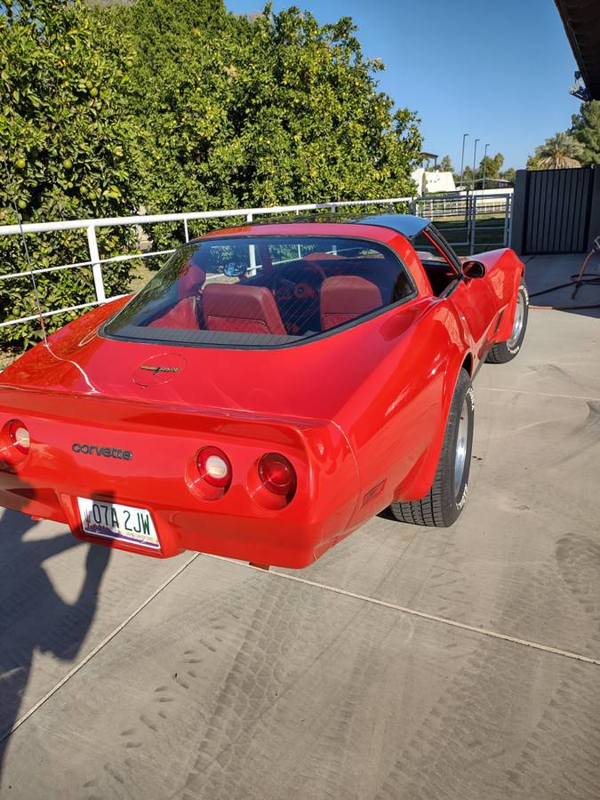 Chevrolet-Corvette-coupe-1981-10